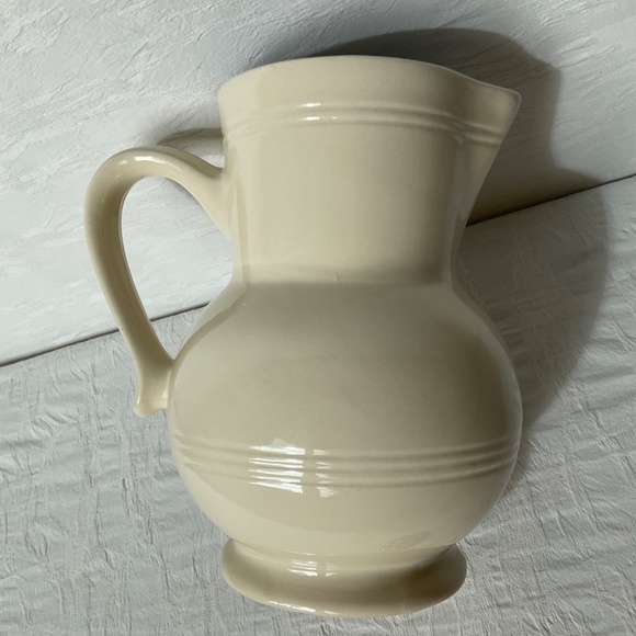 Emile Henry Le Poitier Créme Ivoire Serving Set Three (3) Pieces Pitchers & Bowl - Picture 3 of 16